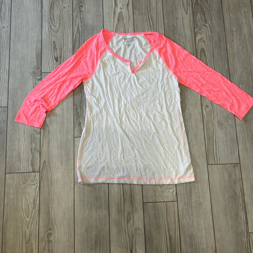 Vintage old navy small three quarter sleeve white and hot pink sleeves